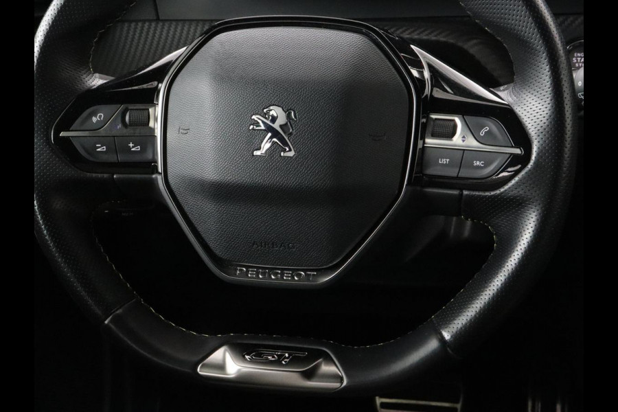 Peugeot e-2008 EV GT 50 kWh | Panoramadak | Stoelverwarming | Adaptive cruise | Leder/Alcantara | Carplay | 18'' | Camera | Navigatie | Dodehoek detectie