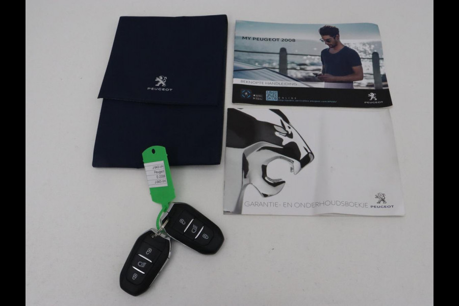 Peugeot e-2008 EV GT 50 kWh | Panoramadak | Stoelverwarming | Adaptive cruise | Leder/Alcantara | Carplay | 18'' | Camera | Navigatie | Dodehoek detectie