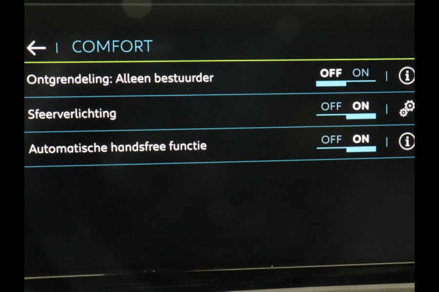 Peugeot e-2008 EV GT 50 kWh | Panoramadak | Stoelverwarming | Adaptive cruise | Leder/Alcantara | Carplay | 18'' | Camera | Navigatie | Dodehoek detectie