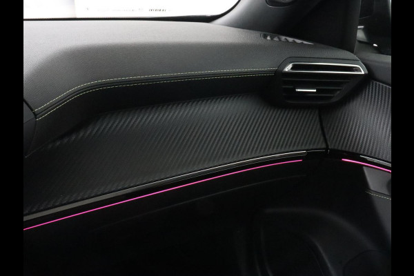 Peugeot e-2008 EV GT 50 kWh | Panoramadak | Stoelverwarming | Adaptive cruise | Leder/Alcantara | Carplay | 18'' | Camera | Navigatie | Dodehoek detectie
