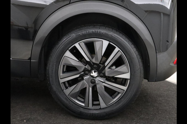 Peugeot e-2008 EV GT 50 kWh | Panoramadak | Stoelverwarming | Adaptive cruise | Leder/Alcantara | Carplay | 18'' | Camera | Navigatie | Dodehoek detectie