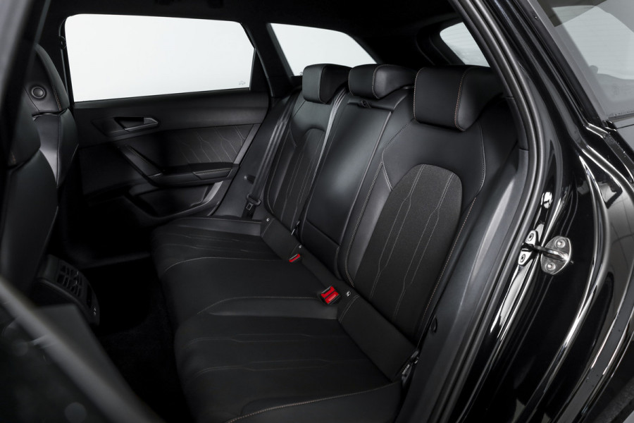 CUPRA Leon Sportstourer 1.5 TSI e-Hybrid 204 PK Business | Drive Pack | Dig. Cockpit | Adapt. Cruise | Stoel-+Stuurverw. | PDC | Camera | NAV + App. Connect | ECC | LM 18" | 9447