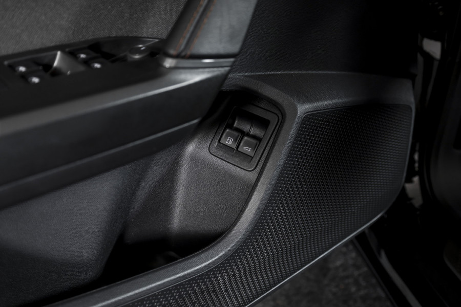 CUPRA Leon Sportstourer 1.5 TSI e-Hybrid 204 PK Business | Drive Pack | Dig. Cockpit | Adapt. Cruise | Stoel-+Stuurverw. | PDC | Camera | NAV + App. Connect | ECC | LM 18" | 9447