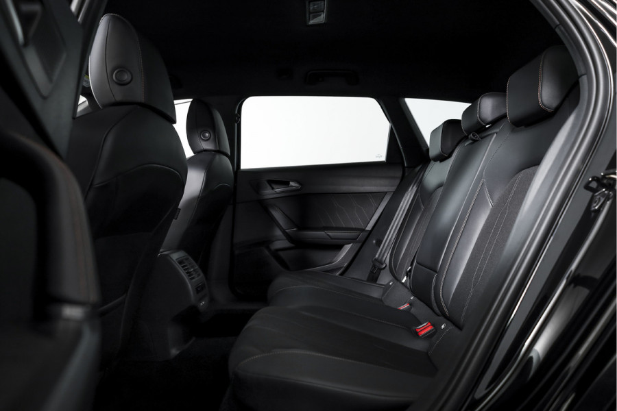 CUPRA Leon Sportstourer 1.5 TSI e-Hybrid 204 PK Business | Drive Pack | Dig. Cockpit | Adapt. Cruise | Stoel-+Stuurverw. | PDC | Camera | NAV + App. Connect | ECC | LM 18" | 9447