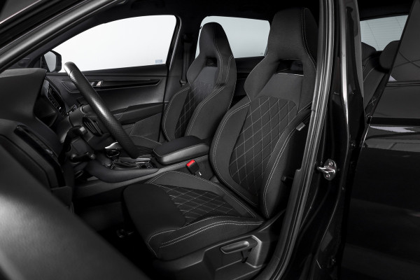 Škoda Karoq 1.5 TSI ACT 150 PK Sportline Business - Automaat | Elek. Trekhaak | Dig. Cockpit | Adapt. Cruise | PDC | Camera | NAV + App. Connect | ECC | DAB | LM 18" | 7979