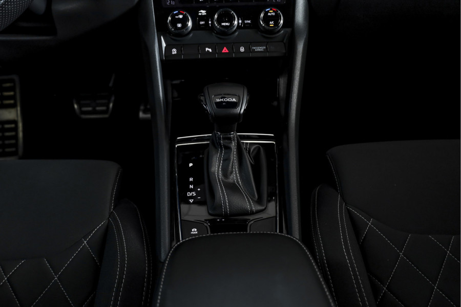 Škoda Karoq 1.5 TSI ACT 150 PK Sportline Business - Automaat | Elek. Trekhaak | Dig. Cockpit | Adapt. Cruise | PDC | Camera | NAV + App. Connect | ECC | DAB | LM 18" | 7979