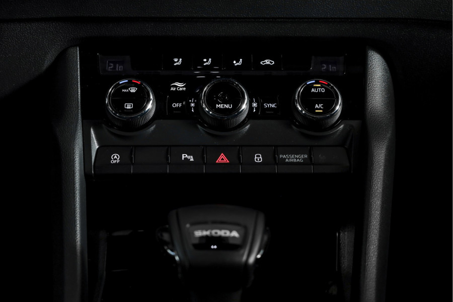 Škoda Karoq 1.5 TSI ACT 150 PK Sportline Business - Automaat | Elek. Trekhaak | Dig. Cockpit | Adapt. Cruise | PDC | Camera | NAV + App. Connect | ECC | DAB | LM 18" | 7979