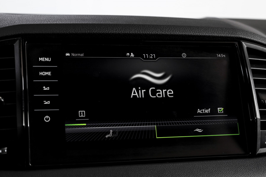 Škoda Karoq 1.5 TSI ACT 150 PK Sportline Business - Automaat | Elek. Trekhaak | Dig. Cockpit | Adapt. Cruise | PDC | Camera | NAV + App. Connect | ECC | DAB | LM 18" | 7979