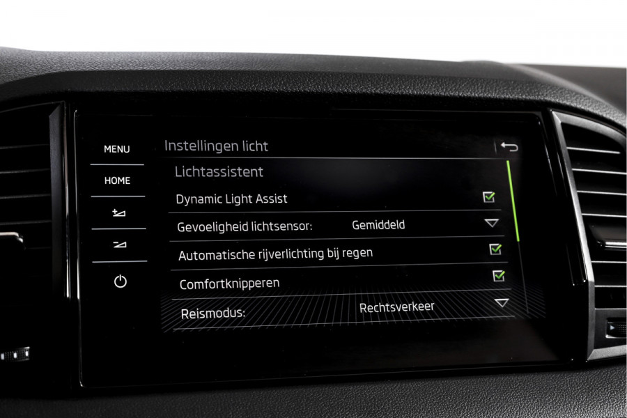 Škoda Karoq 1.5 TSI ACT 150 PK Sportline Business - Automaat | Elek. Trekhaak | Dig. Cockpit | Adapt. Cruise | PDC | Camera | NAV + App. Connect | ECC | DAB | LM 18" | 7979