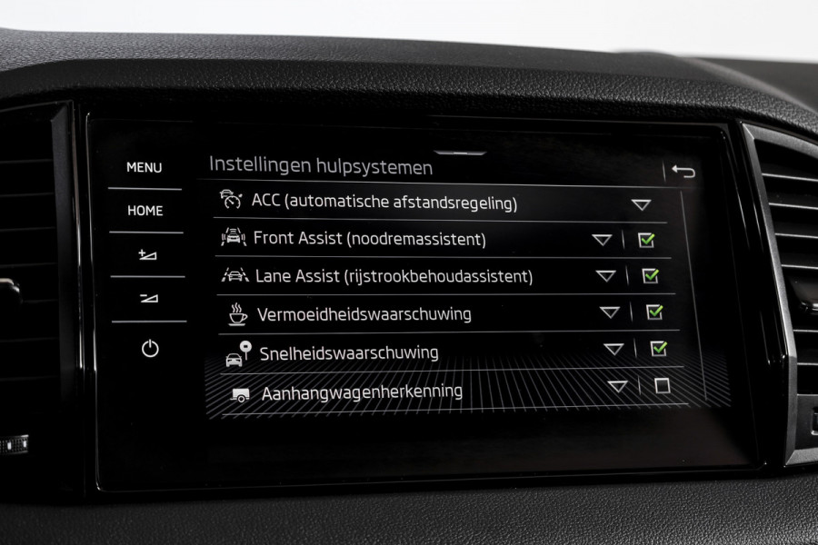 Škoda Karoq 1.5 TSI ACT 150 PK Sportline Business - Automaat | Elek. Trekhaak | Dig. Cockpit | Adapt. Cruise | PDC | Camera | NAV + App. Connect | ECC | DAB | LM 18" | 7979