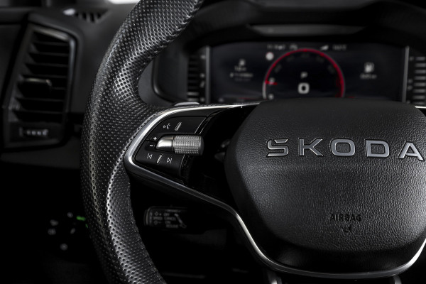 Škoda Karoq 1.5 TSI ACT 150 PK Sportline Business - Automaat | Elek. Trekhaak | Dig. Cockpit | Adapt. Cruise | PDC | Camera | NAV + App. Connect | ECC | DAB | LM 18" | 7979