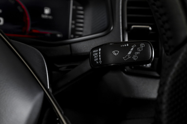 Škoda Karoq 1.5 TSI ACT 150 PK Sportline Business - Automaat | Elek. Trekhaak | Dig. Cockpit | Adapt. Cruise | PDC | Camera | NAV + App. Connect | ECC | DAB | LM 18" | 7979