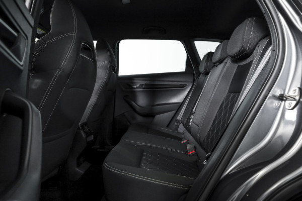 Škoda Karoq 1.5 TSI ACT 150 PK Sportline Business - Automaat | Elek. Trekhaak | Dig. Cockpit | Adapt. Cruise | PDC | Camera | NAV + App. Connect | ECC | DAB | LM 18" | 7979