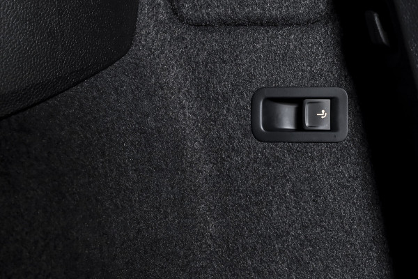 Škoda Karoq 1.5 TSI ACT 150 PK Sportline Business - Automaat | Elek. Trekhaak | Dig. Cockpit | Adapt. Cruise | PDC | Camera | NAV + App. Connect | ECC | DAB | LM 18" | 7979