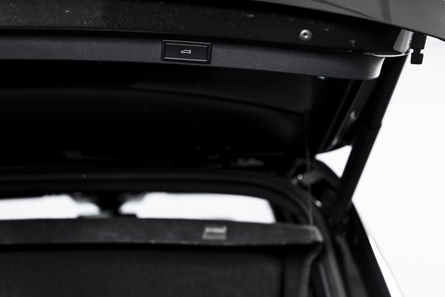 Škoda Karoq 1.5 TSI ACT 150 PK Sportline Business - Automaat | Elek. Trekhaak | Dig. Cockpit | Adapt. Cruise | PDC | Camera | NAV + App. Connect | ECC | DAB | LM 18" | 7979