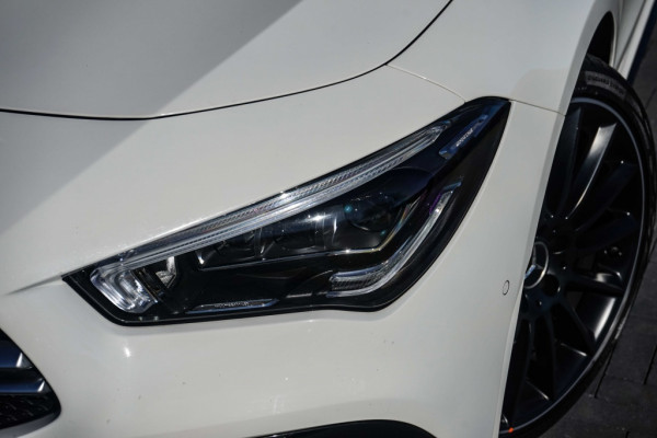 Mercedes-Benz CLA-Klasse AMG CLA 35 4Matic 306PK Pano/Aero/Night/Sfeer