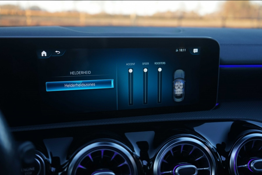 Mercedes-Benz CLA-Klasse AMG CLA 35 4Matic 306PK Pano/Aero/Night/Sfeer