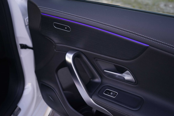 Mercedes-Benz CLA-Klasse AMG CLA 35 4Matic 306PK Pano/Aero/Night/Sfeer