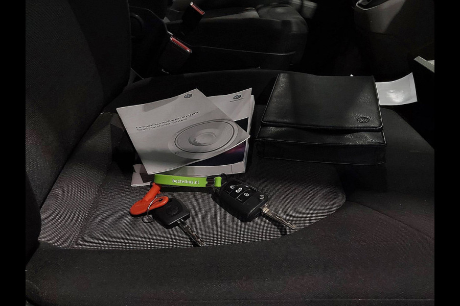 Volkswagen Crafter 35 2.0 TDI L3H3 Laadklep! NAP 140Pk Euro6 Airco!