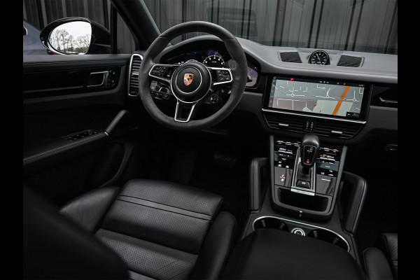 Porsche Cayenne Coupé 3.0 E-Hybrid · Sport chrono · NL-auto · Panoramadak · Bose sound · Keyless · 360 Camera · 4 Wheel steering · Adaptive cruise · M