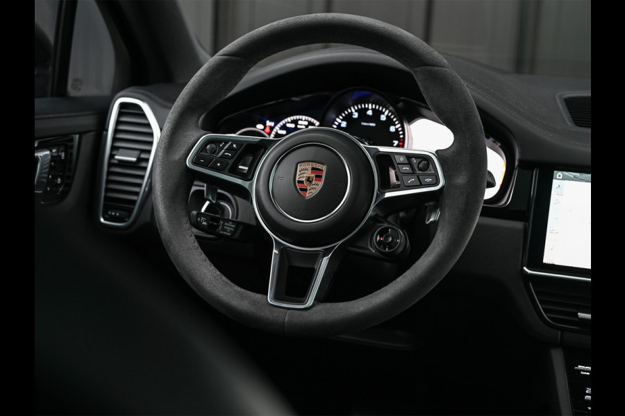 Porsche Cayenne Coupé 3.0 E-Hybrid · Sport chrono · NL-auto · Panoramadak · Bose sound · Keyless · 360 Camera · 4 Wheel steering · Adaptive cruise · M