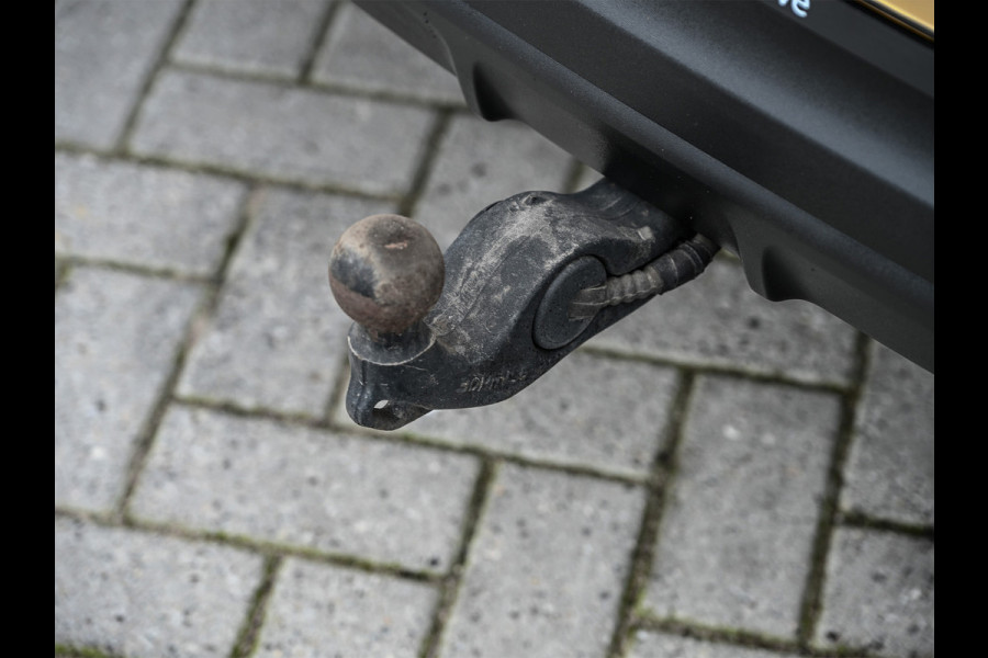 Porsche Cayenne Coupé 3.0 E-Hybrid · Sport chrono · NL-auto · Panoramadak · Bose sound · Keyless · 360 Camera · 4 Wheel steering · Adaptive cruise · M