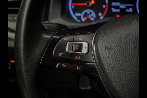 Volkswagen Polo 1.0 TSI Comfortline Sport (APPLE CARPLAY,GROOT NAVI,ADAPTIVE CRUISE,TREKHAAK,LED,SPORTSTOELEN,NETTE STAAT)