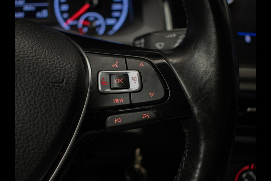 Volkswagen Polo 1.0 TSI Comfortline Sport (APPLE CARPLAY,GROOT NAVI,ADAPTIVE CRUISE,TREKHAAK,LED,SPORTSTOELEN,NETTE STAAT)