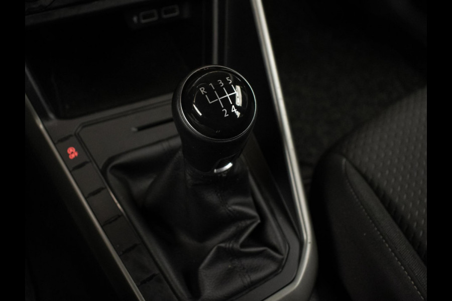 Volkswagen Polo 1.0 TSI Comfortline Sport (APPLE CARPLAY,GROOT NAVI,ADAPTIVE CRUISE,TREKHAAK,LED,SPORTSTOELEN,NETTE STAAT)