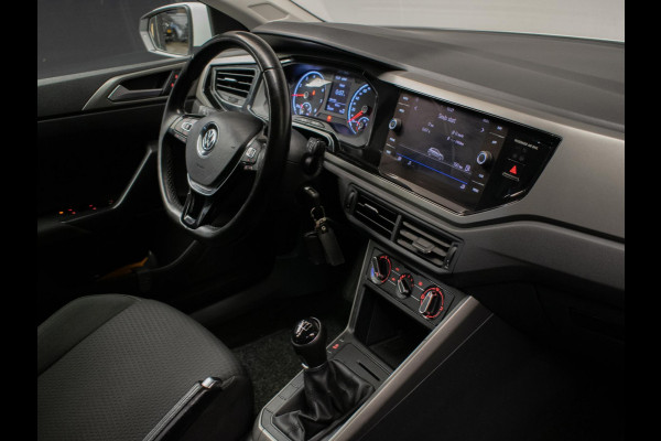 Volkswagen Polo 1.0 TSI Comfortline Sport (APPLE CARPLAY,GROOT NAVI,ADAPTIVE CRUISE,TREKHAAK,LED,SPORTSTOELEN,NETTE STAAT)