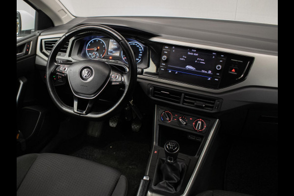 Volkswagen Polo 1.0 TSI Comfortline Sport (APPLE CARPLAY,GROOT NAVI,ADAPTIVE CRUISE,TREKHAAK,LED,SPORTSTOELEN,NETTE STAAT)