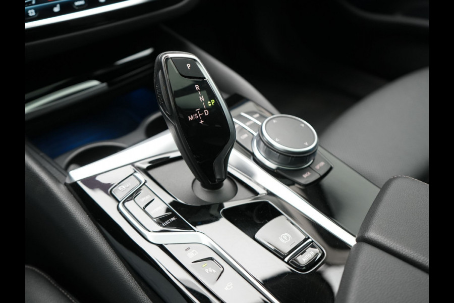 BMW 5 Serie Touring 530e Executive Plug In Hybrid 293pk Dealer O.H. PHEV | Panodak | 360 Camera | Lederen Sportstoelen Verwarmd | Sfeerverlichting | Apple Carplay | Navigatie | Virtual | DAB |