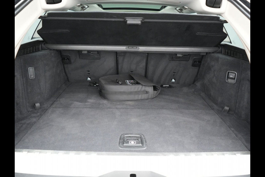 BMW 5 Serie Touring 530e Executive Plug In Hybrid 293pk Dealer O.H. PHEV | Panodak | 360 Camera | Lederen Sportstoelen Verwarmd | Sfeerverlichting | Apple Carplay | Navigatie | Virtual | DAB |