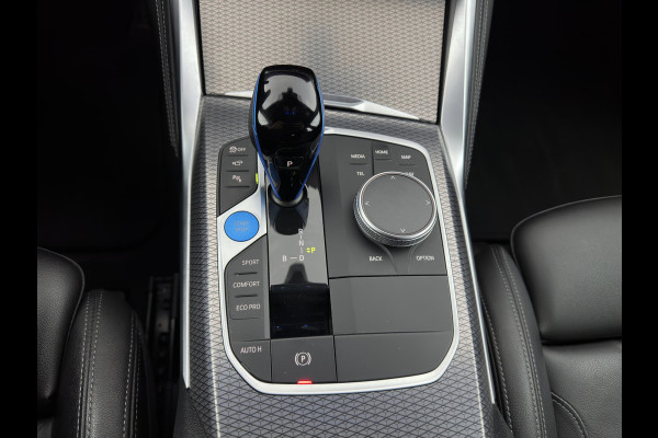 BMW i4 eDrive40 High Executive 84 kWh (3-Fase) [SOH-97%] (INCL-BTW) *AUT | HEAD UP | FULL-LED | HARMAN KARDON | ADAPTIVE-CRUISE | WIDE-SCREEN-DIGI-COCKPIT | DAB+ | CAMERA | AMBIENT-LIGHT | CARPLAY | LEATHER SPORT-SEATS |  | 19''ALU*