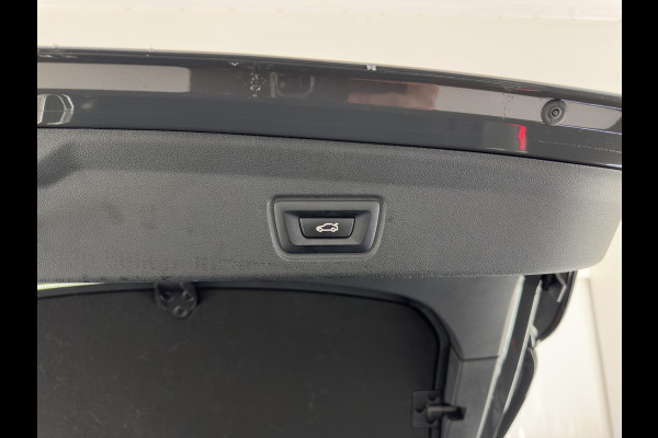 BMW i4 eDrive40 High Executive 84 kWh (3-Fase) [SOH-97%] (INCL-BTW) *AUT | HEAD UP | FULL-LED | HARMAN KARDON | ADAPTIVE-CRUISE | WIDE-SCREEN-DIGI-COCKPIT | DAB+ | CAMERA | AMBIENT-LIGHT | CARPLAY | LEATHER SPORT-SEATS |  | 19''ALU*