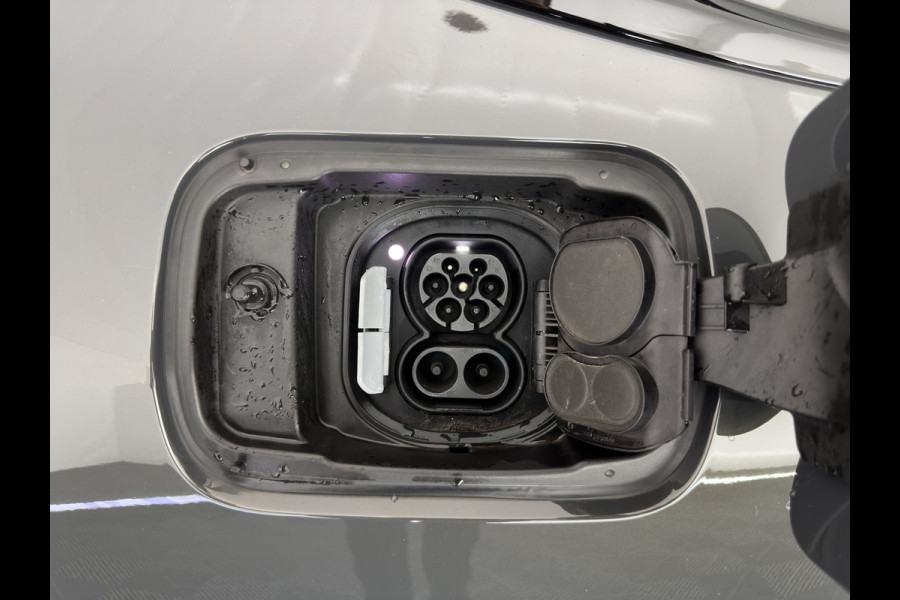 BMW i4 eDrive40 High Executive 84 kWh (3-Fase) [SOH-97%] (INCL-BTW) *AUT | HEAD UP | FULL-LED | HARMAN KARDON | ADAPTIVE-CRUISE | WIDE-SCREEN-DIGI-COCKPIT | DAB+ | CAMERA | AMBIENT-LIGHT | CARPLAY | LEATHER SPORT-SEATS |  | 19''ALU*