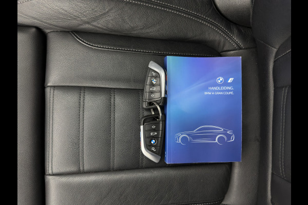 BMW i4 eDrive40 High Executive 84 kWh (3-Fase) [SOH-97%] (INCL-BTW) *AUT | HEAD UP | FULL-LED | HARMAN KARDON | ADAPTIVE-CRUISE | WIDE-SCREEN-DIGI-COCKPIT | DAB+ | CAMERA | AMBIENT-LIGHT | CARPLAY | LEATHER SPORT-SEATS |  | 19''ALU*