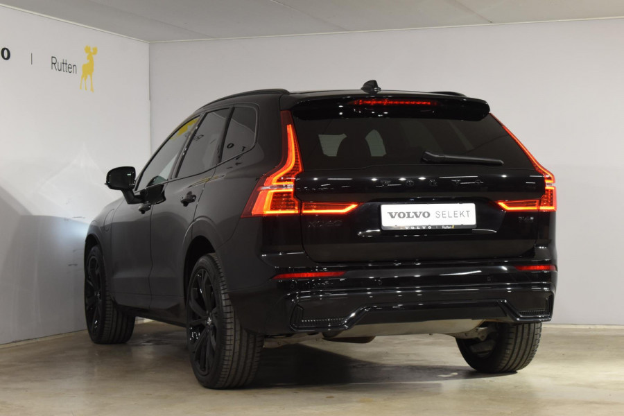 Volvo XC60 2.0 T6 Plug-in hybrid AWD Plus Black Edition Panoramadak | Adaptieve Cruise Control | Harman Kardon | Apple Carplay/Android Auto | Achterbank verwarmd