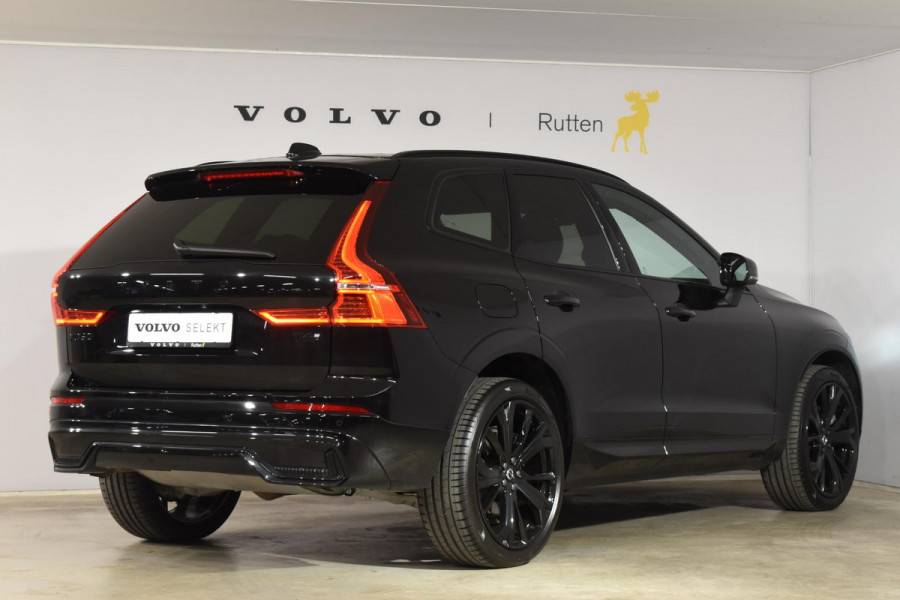 Volvo XC60 2.0 T6 Plug-in hybrid AWD Plus Black Edition Panoramadak | Adaptieve Cruise Control | Harman Kardon | Apple Carplay/Android Auto | Achterbank verwarmd