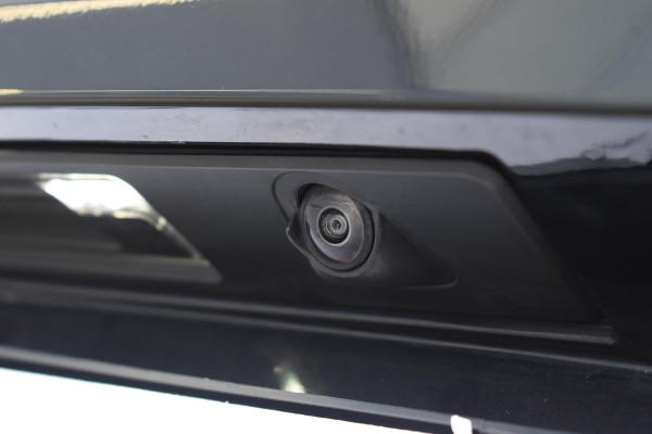 Volvo XC60 2.0 T6 Plug-in hybrid AWD Plus Black Edition Panoramadak | Adaptieve Cruise Control | Harman Kardon | Apple Carplay/Android Auto | Achterbank verwarmd