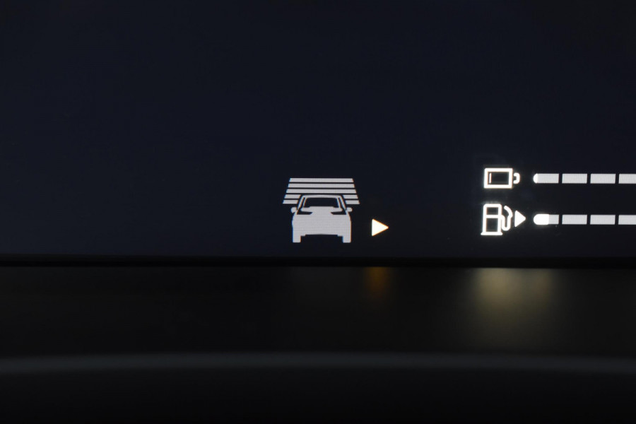 Volvo XC60 2.0 T6 Plug-in hybrid AWD Plus Black Edition Panoramadak | Adaptieve Cruise Control | Harman Kardon | Apple Carplay/Android Auto | Achterbank verwarmd