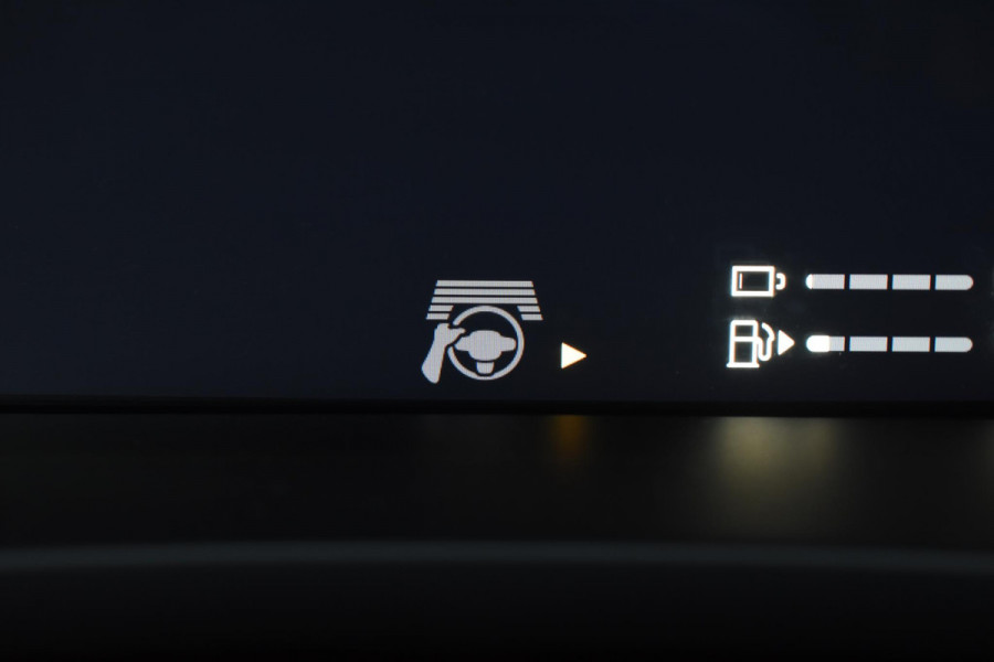 Volvo XC60 2.0 T6 Plug-in hybrid AWD Plus Black Edition Panoramadak | Adaptieve Cruise Control | Harman Kardon | Apple Carplay/Android Auto | Achterbank verwarmd