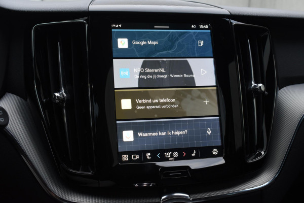 Volvo XC60 2.0 T6 Plug-in hybrid AWD Plus Black Edition Panoramadak | Adaptieve Cruise Control | Harman Kardon | Apple Carplay/Android Auto | Achterbank verwarmd