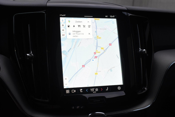 Volvo XC60 2.0 T6 Plug-in hybrid AWD Plus Black Edition Panoramadak | Adaptieve Cruise Control | Harman Kardon | Apple Carplay/Android Auto | Achterbank verwarmd