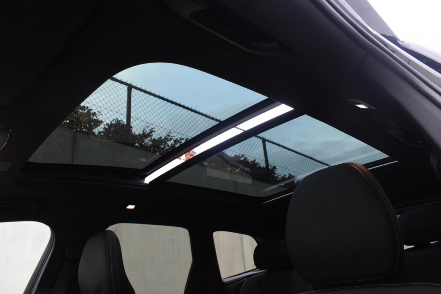 Volvo XC60 2.0 T6 Plug-in hybrid AWD Plus Black Edition Panoramadak | Adaptieve Cruise Control | Harman Kardon | Apple Carplay/Android Auto | Achterbank verwarmd