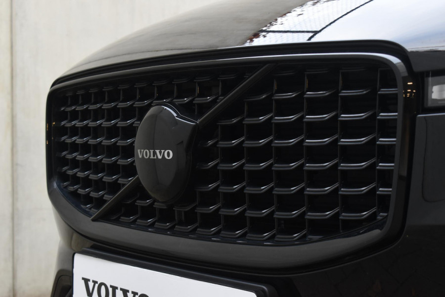 Volvo XC60 2.0 T6 Plug-in hybrid AWD Plus Black Edition Panoramadak | Adaptieve Cruise Control | Harman Kardon | Apple Carplay/Android Auto | Achterbank verwarmd