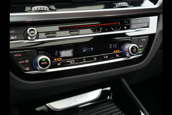 BMW X3 sDrive20i High Executive 184pk Dealer O.H. 34.624 KM | Panodak | Head Up | Camera | Lederen Sportstoelen Verwarmd | Keyless | Navigatie | Cruise Control | DAB |