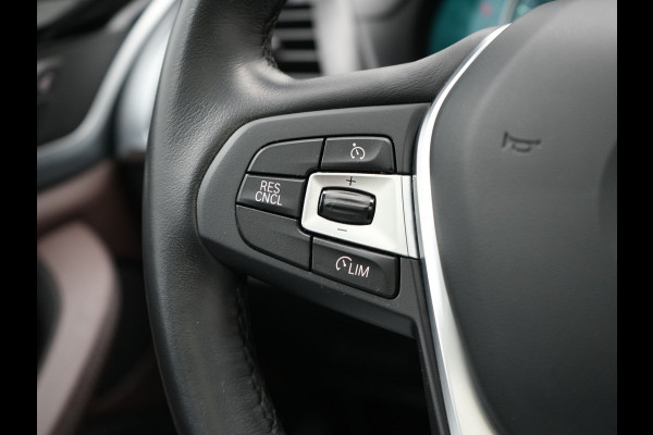 BMW X3 sDrive20i High Executive 184pk Dealer O.H. 34.624 KM | Panodak | Head Up | Camera | Lederen Sportstoelen Verwarmd | Keyless | Navigatie | Cruise Control | DAB |