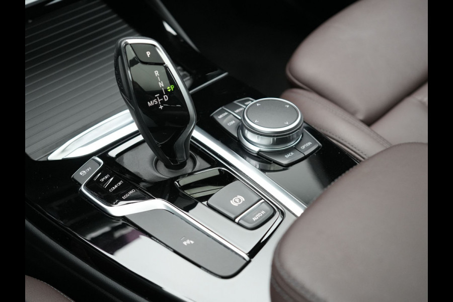 BMW X3 sDrive20i High Executive 184pk Dealer O.H. 34.624 KM | Panodak | Head Up | Camera | Lederen Sportstoelen Verwarmd | Keyless | Navigatie | Cruise Control | DAB |