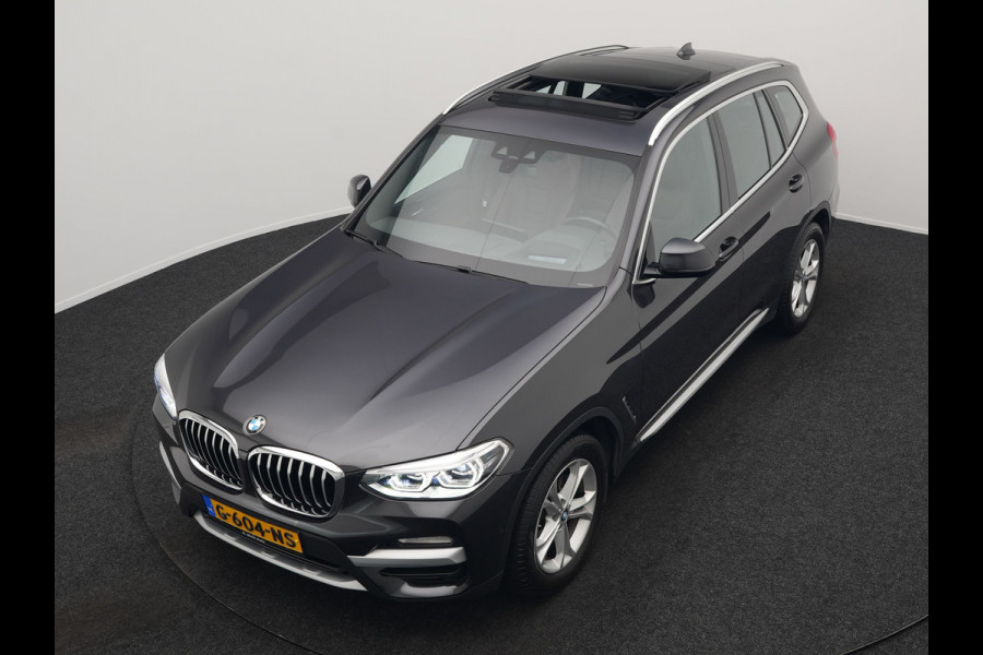 BMW X3 sDrive20i High Executive 184pk Dealer O.H. 34.624 KM | Panodak | Head Up | Camera | Lederen Sportstoelen Verwarmd | Keyless | Navigatie | Cruise Control | DAB |
